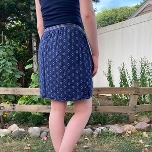 knee length navy blue flowy skirt